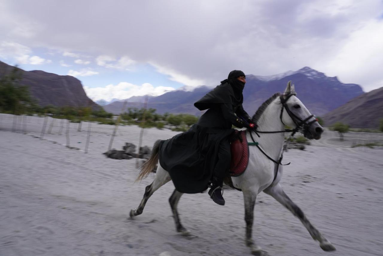 Hotel Mountain Lodge Skardu Esterno foto