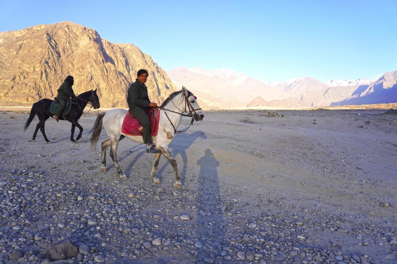 Hotel Mountain Lodge Skardu Esterno foto