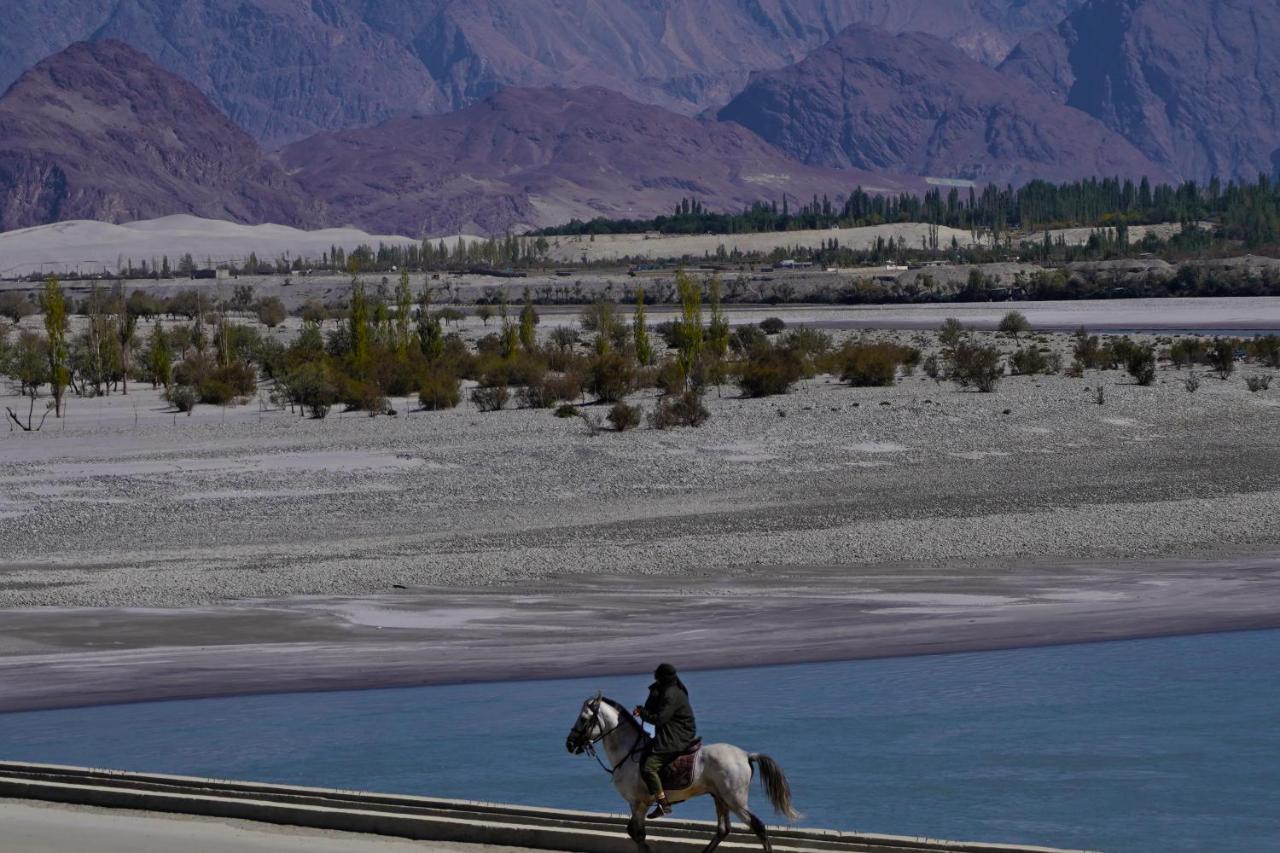 Hotel Mountain Lodge Skardu Esterno foto