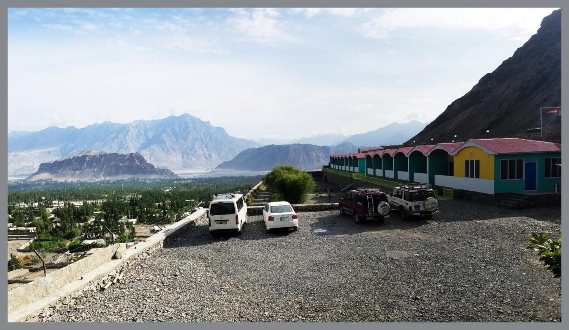 Hotel Mountain Lodge Skardu Esterno foto